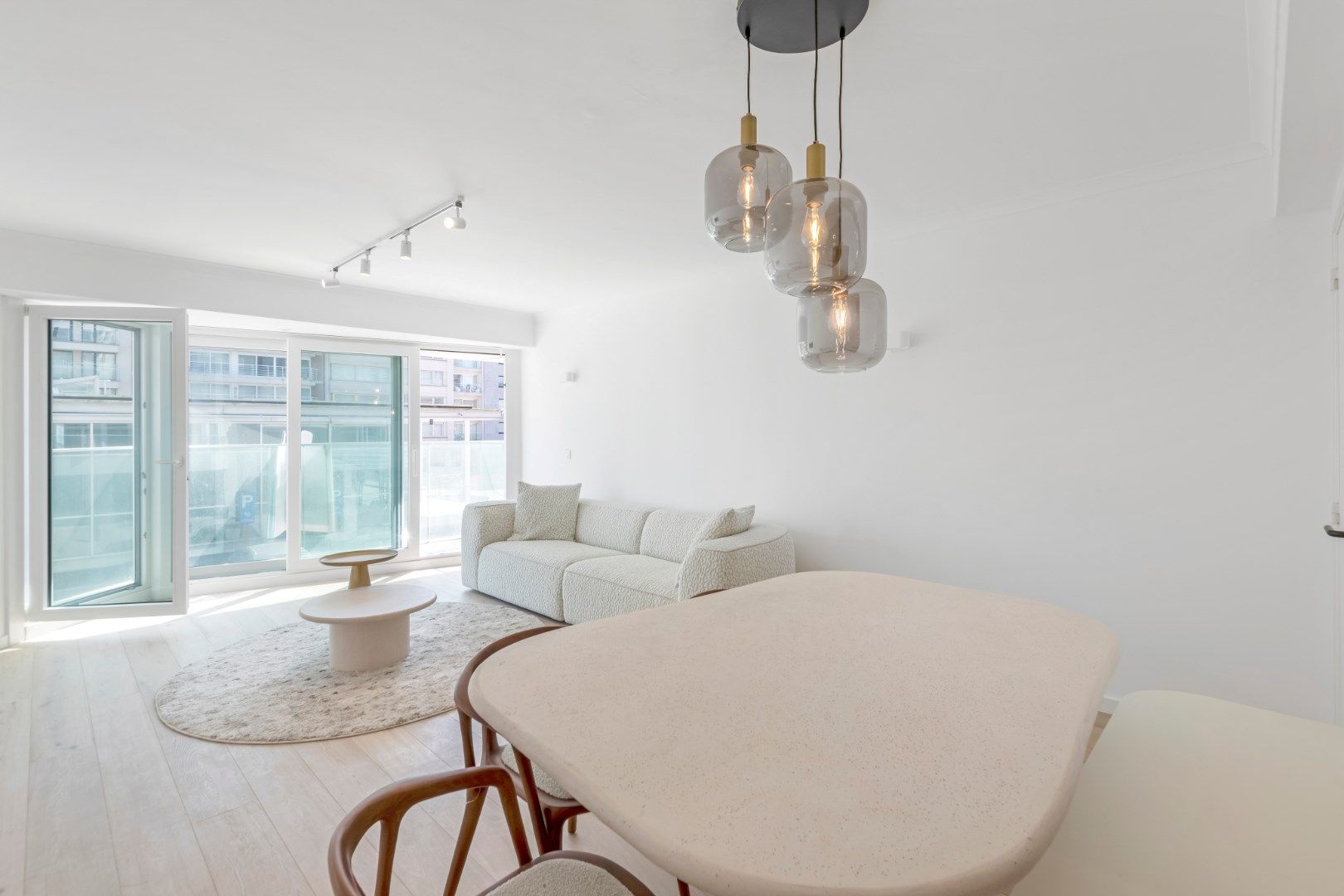 Zonnig, instapklaar appartement met prachtig zeezicht, gelegen op het Lichttorenplein. foto 6
