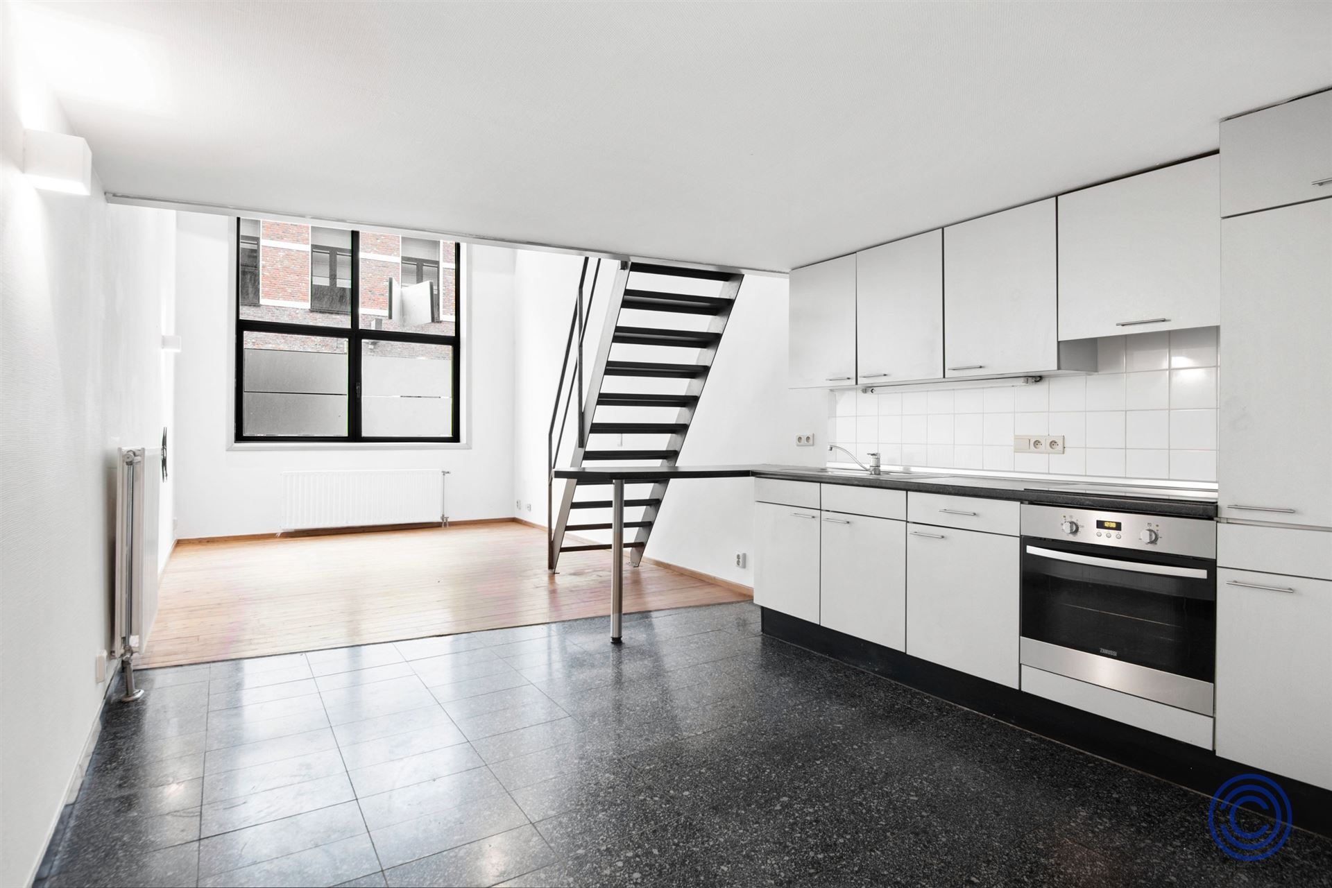 Knusse duplex in het centrum van Antwerpen! foto {{pictureIndex}}