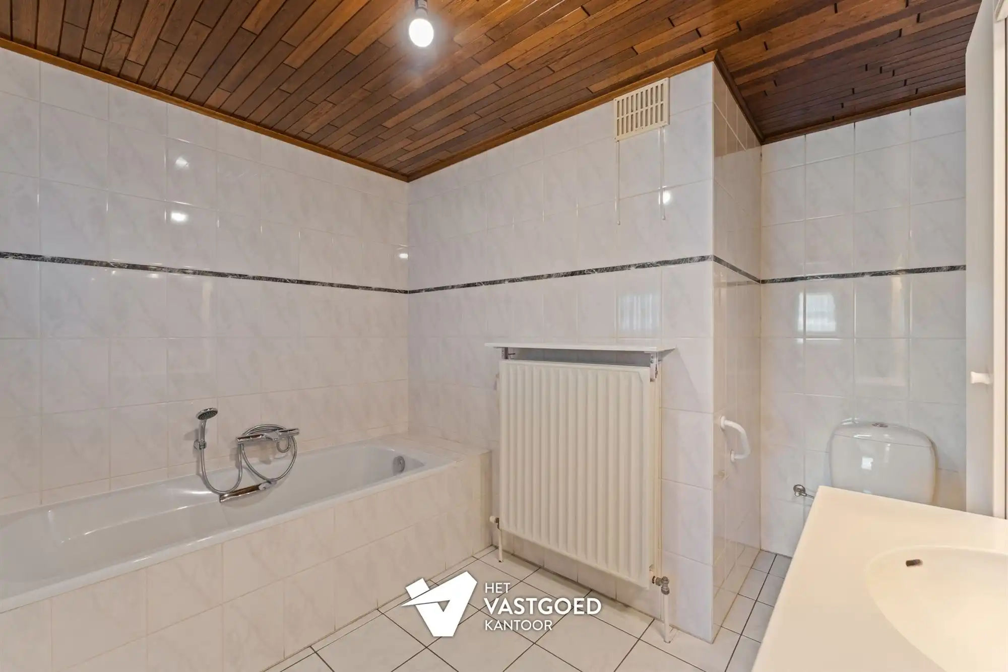 PRACHTIG GELEGEN WONING OP CA 1 HECTARE foto 15