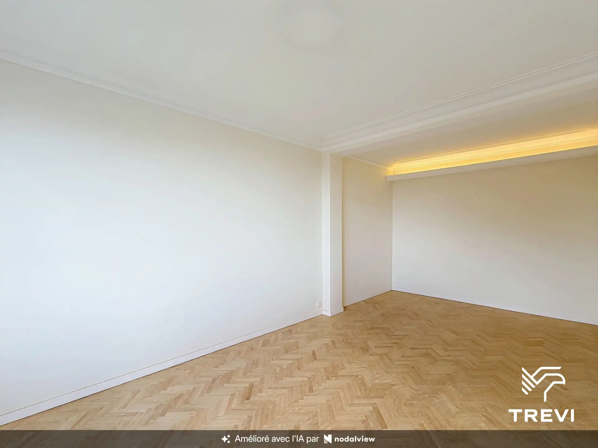  Licht appartement met 2 slaapkamers + parkeerplaats   foto 4