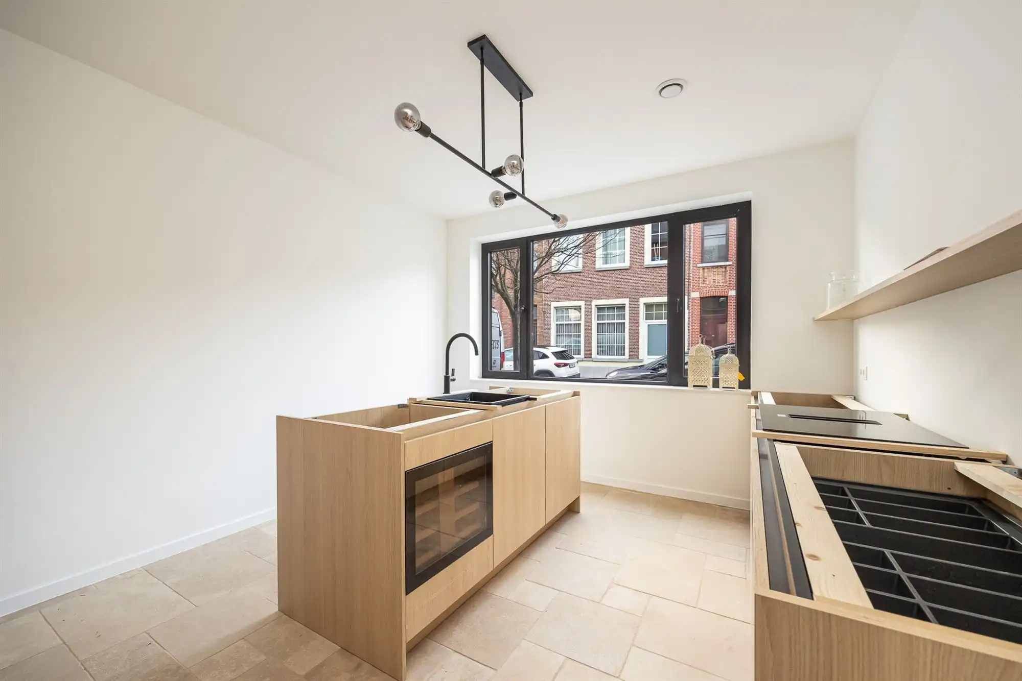 Nieuwbouwwoning met vier slaapkamers en tuin foto 11