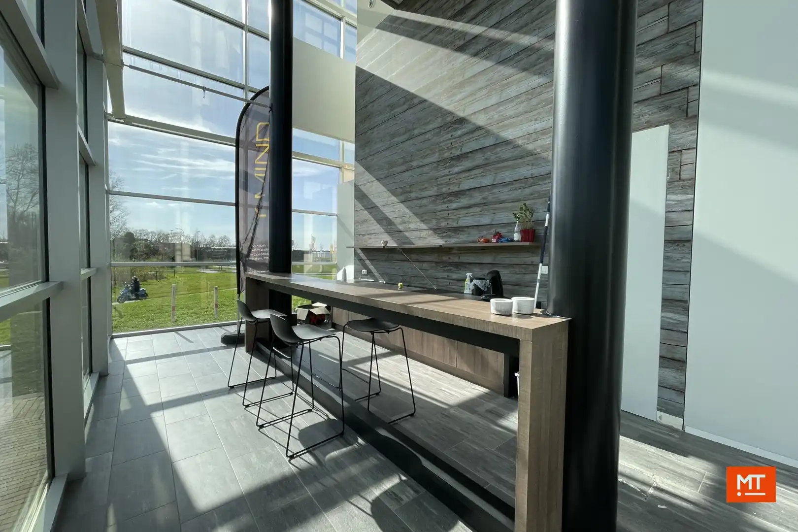 Gelijkvloerse handelsruimte te huur foto 6