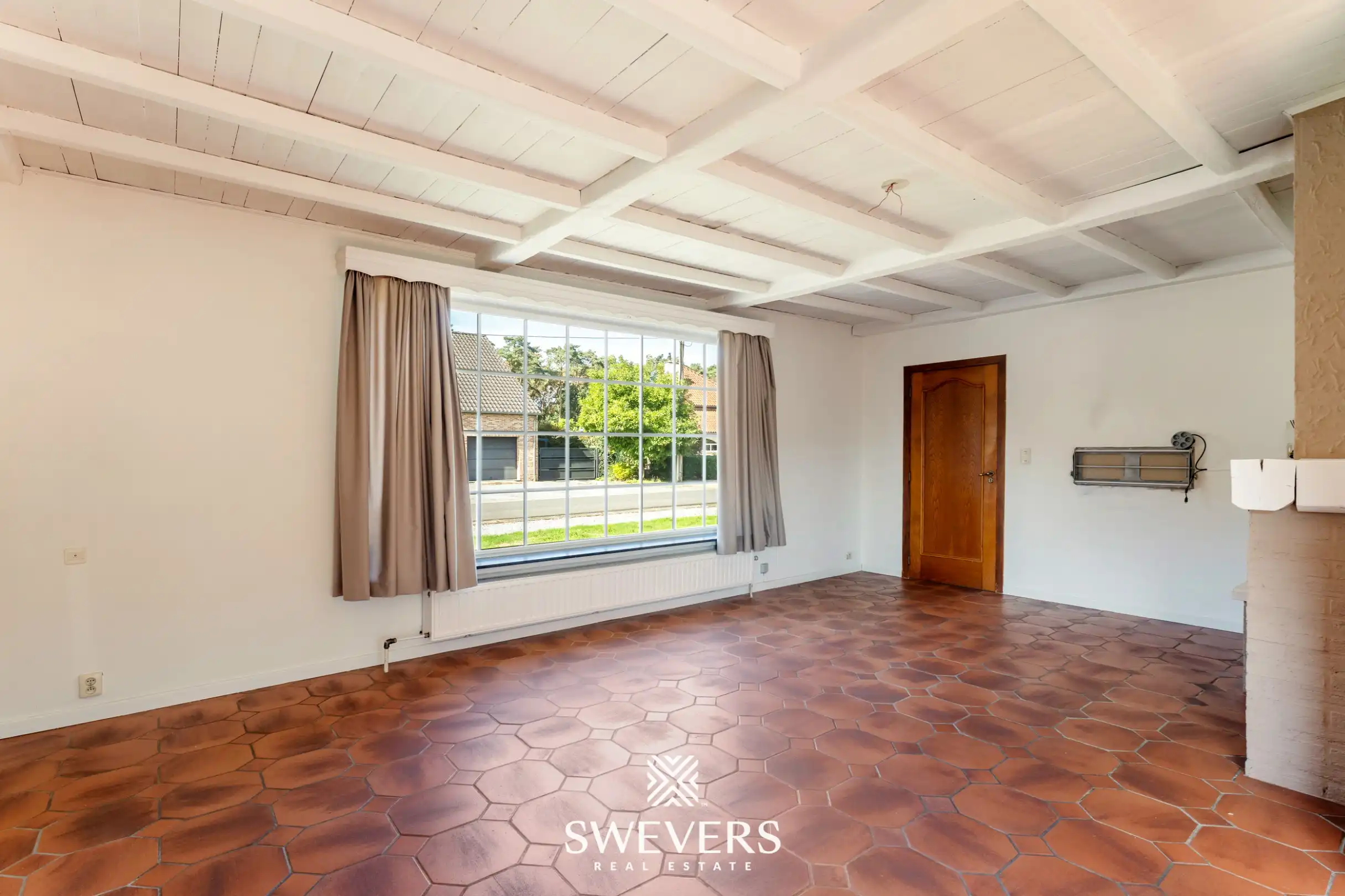 Te renoveren gelijkvloerse bungalow met 3 slaapkamers foto 2