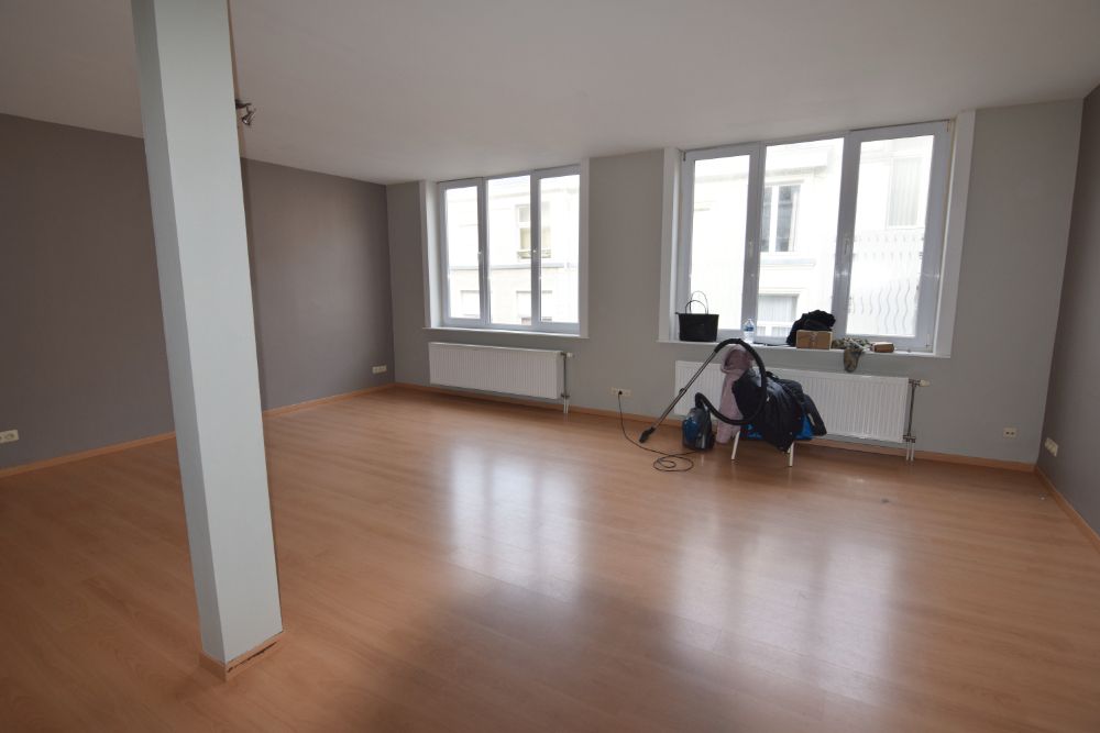 Ruim appartement met twee slaapkamers in het centrum van Blankenberge. In een gebouw zonder lift. foto 2