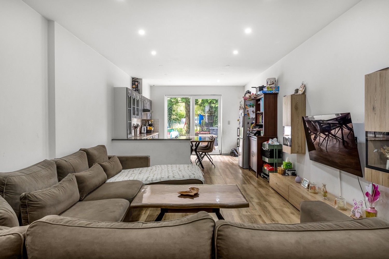 Te renoveren woning met 3 slaapkamers foto 2