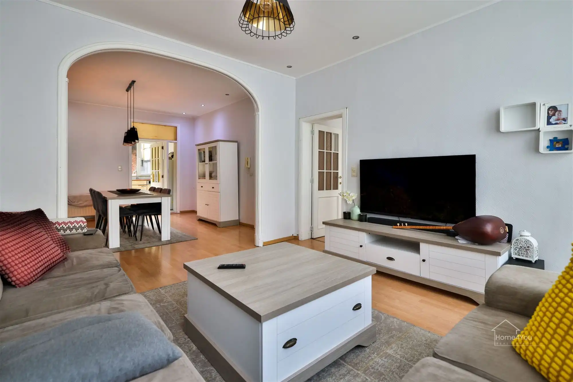 Ruime woning met meerdere slaapkamers en overdekt terras  foto 15