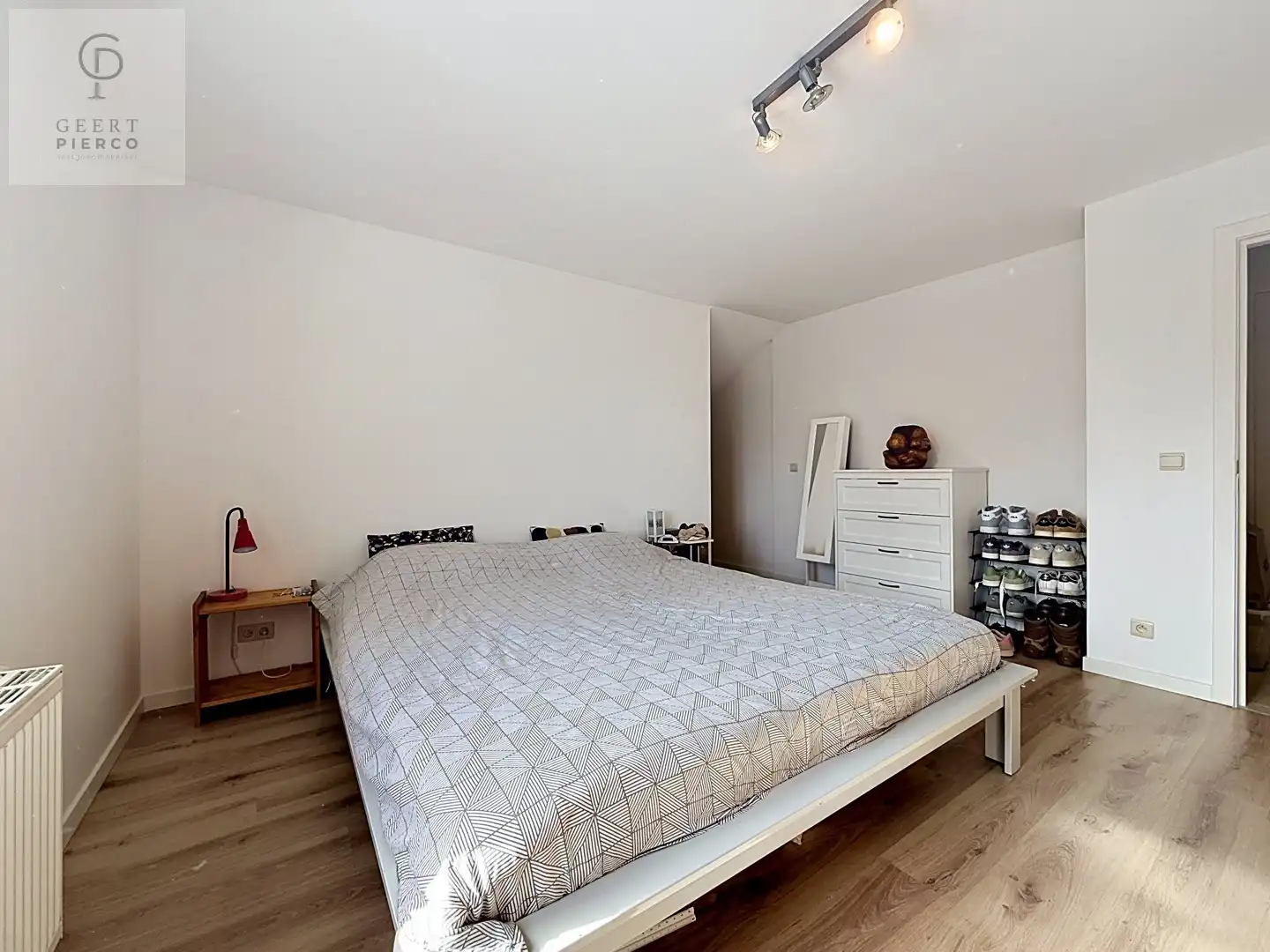 Ruime woning op mooi perceel van 10 are. foto 15