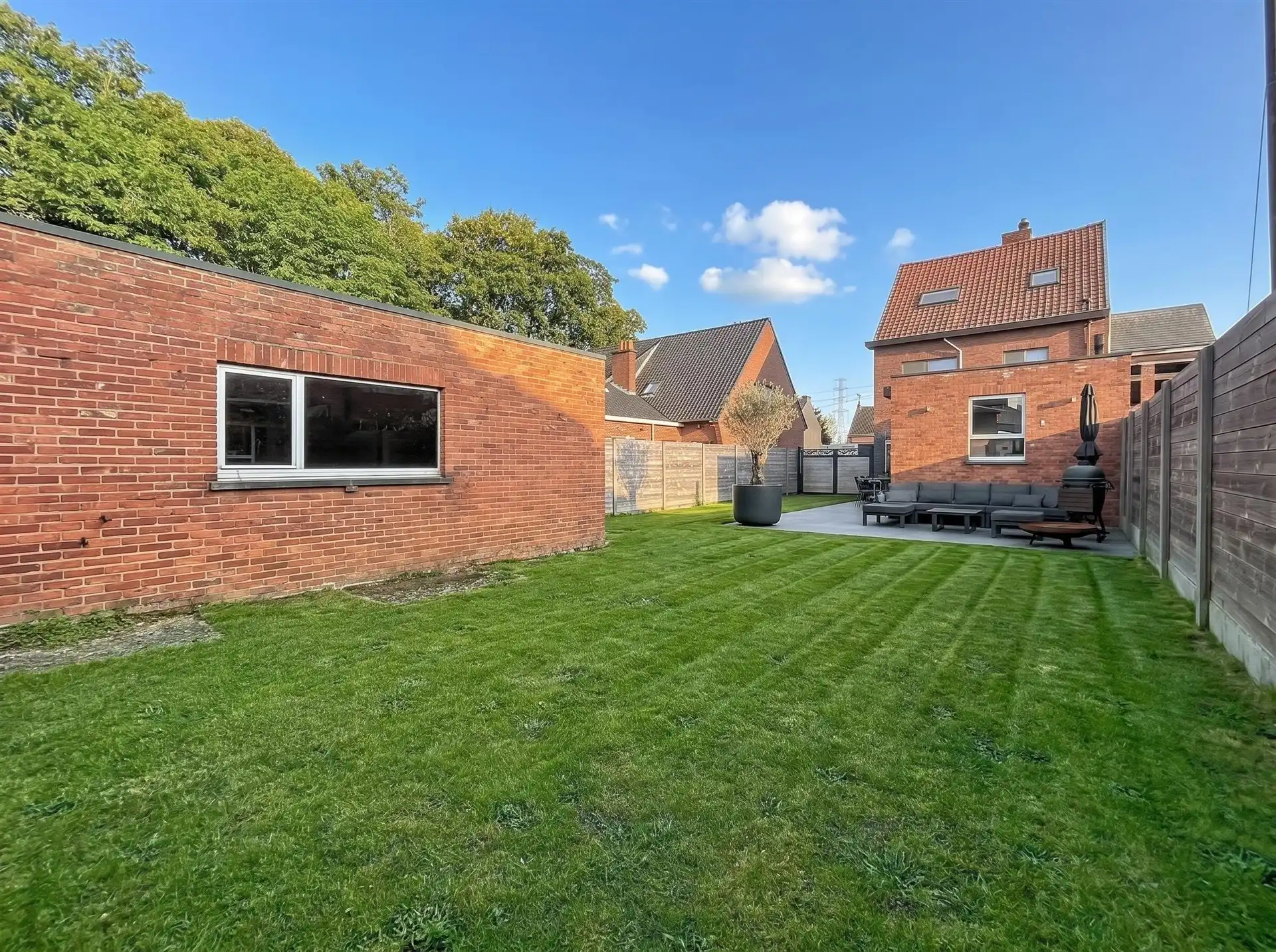 Instapklare gezinswoning met 4 slaapamers op perceel van 348m² foto 8
