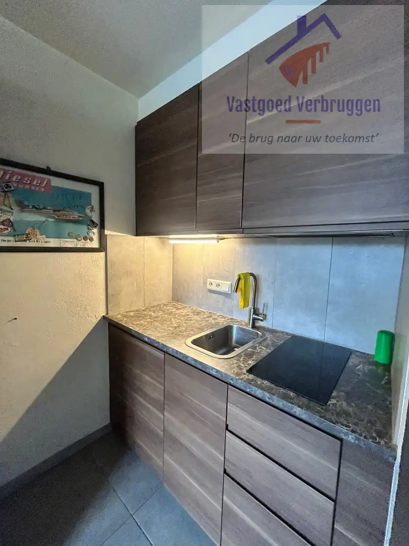 Studio op topligging aan station Gent foto 3