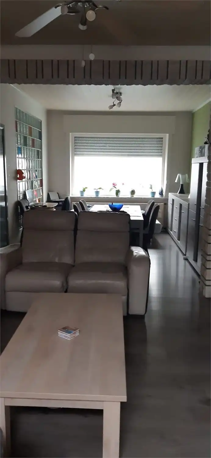 Ruime, praktische woning met tuin foto 10