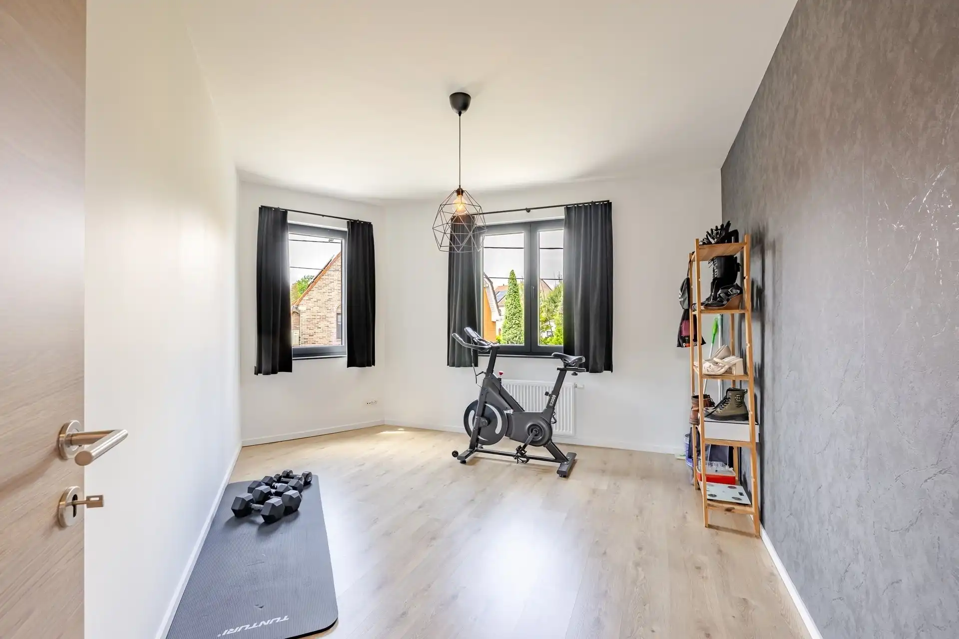Instapklare woning met 3 ruime slaapkamers! foto 23