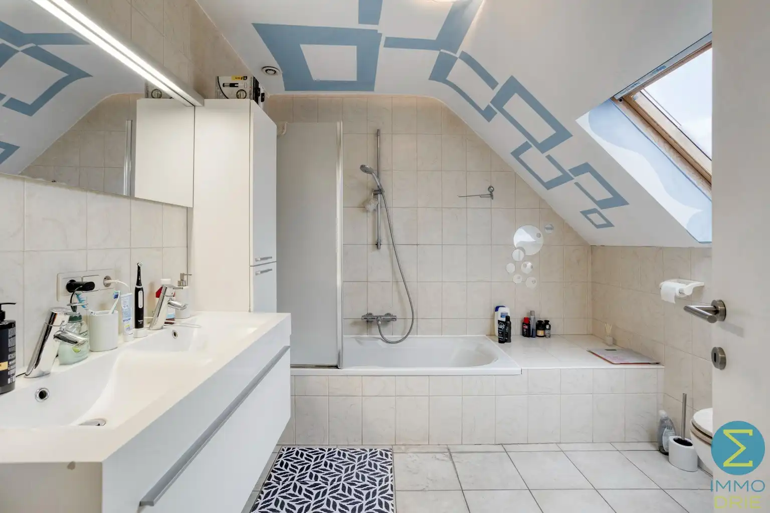 Gezellig dakappartement met 1 slaapkamer, terras en carport. foto 16