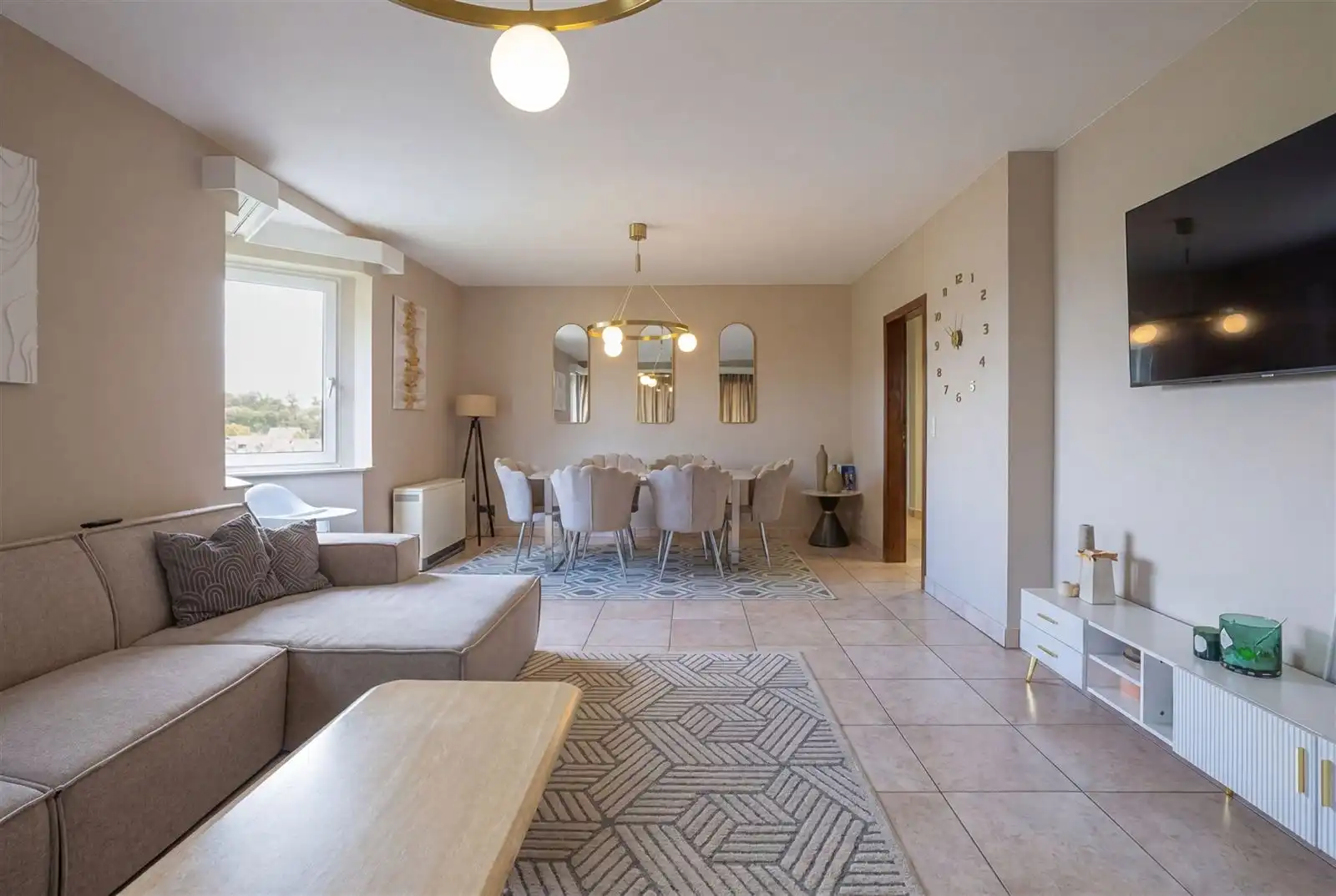2 slaapkamer appartement met staanplaats en kelder foto {{pictureIndex}}