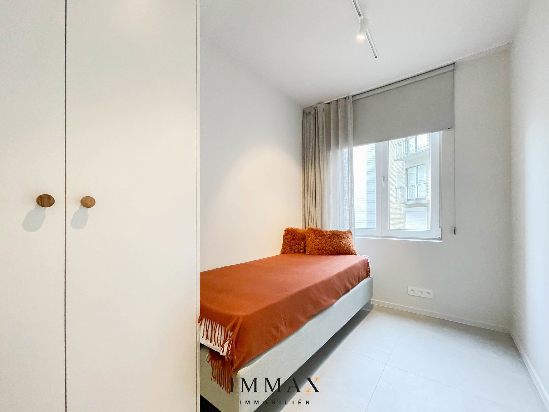 Luxueus gerenoveerd, zijdelings zeezicht appartement foto 8