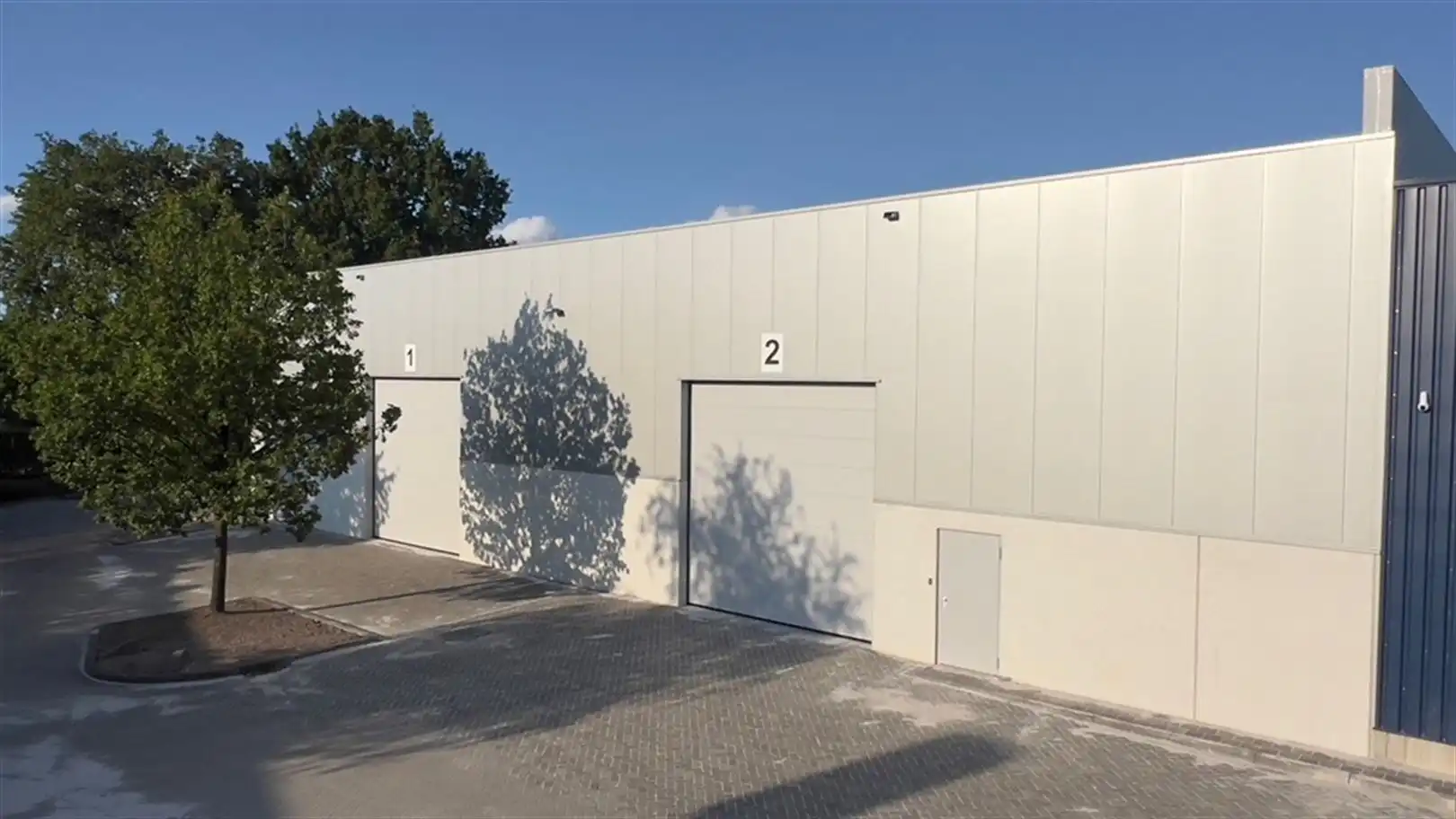 Te Huur Magazijn met mezzanine en inpanding kantoor te Beerse foto 3