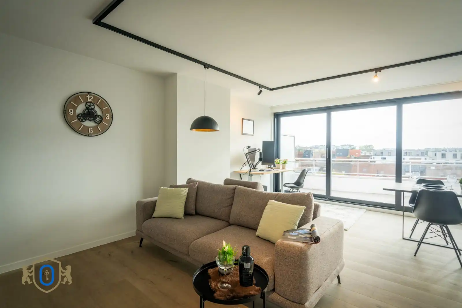 Instapklaar 1-slpkr appartement met terras foto 4