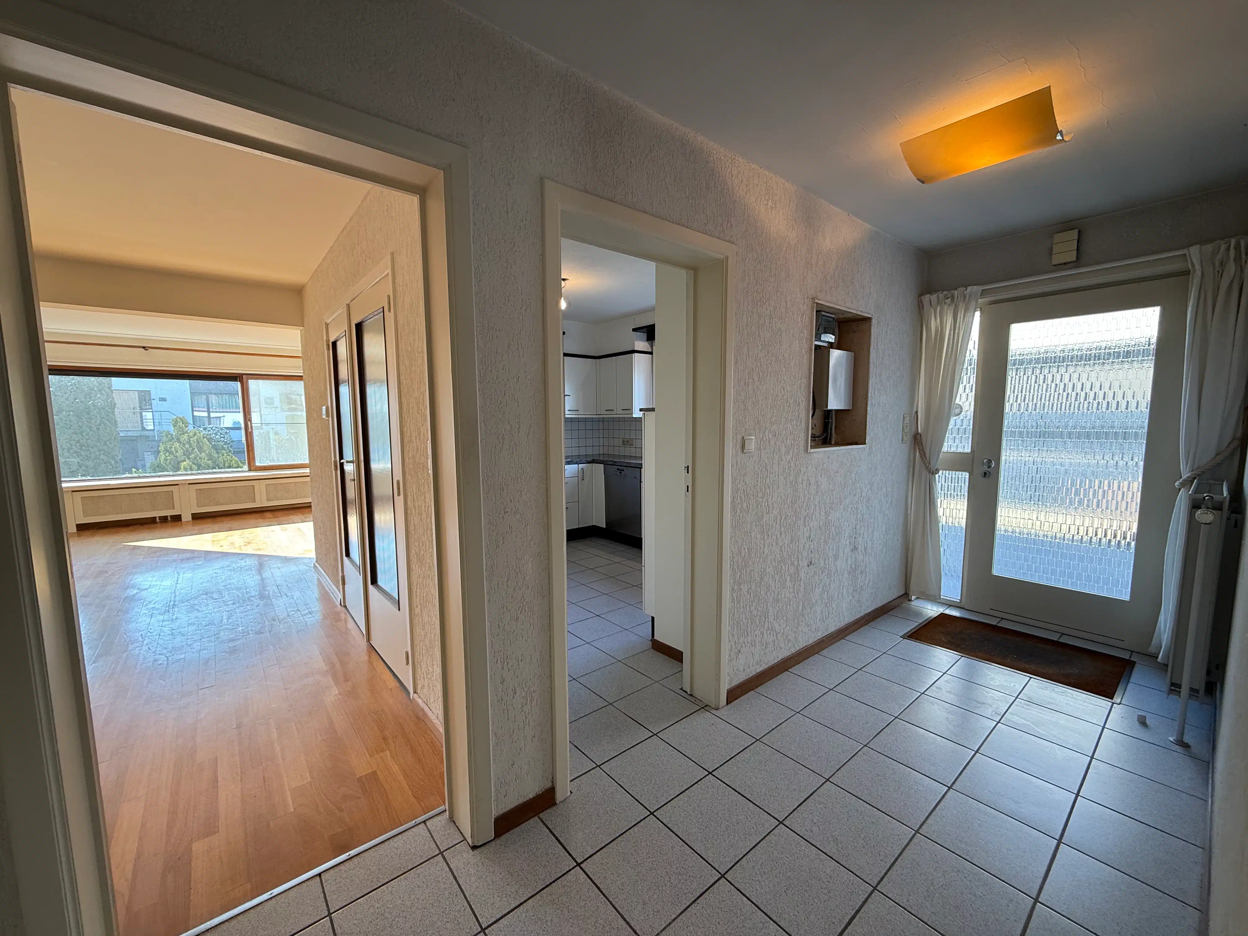 Gelijkvloerse halfopen woning met praktische tuin in Lanaken foto 3