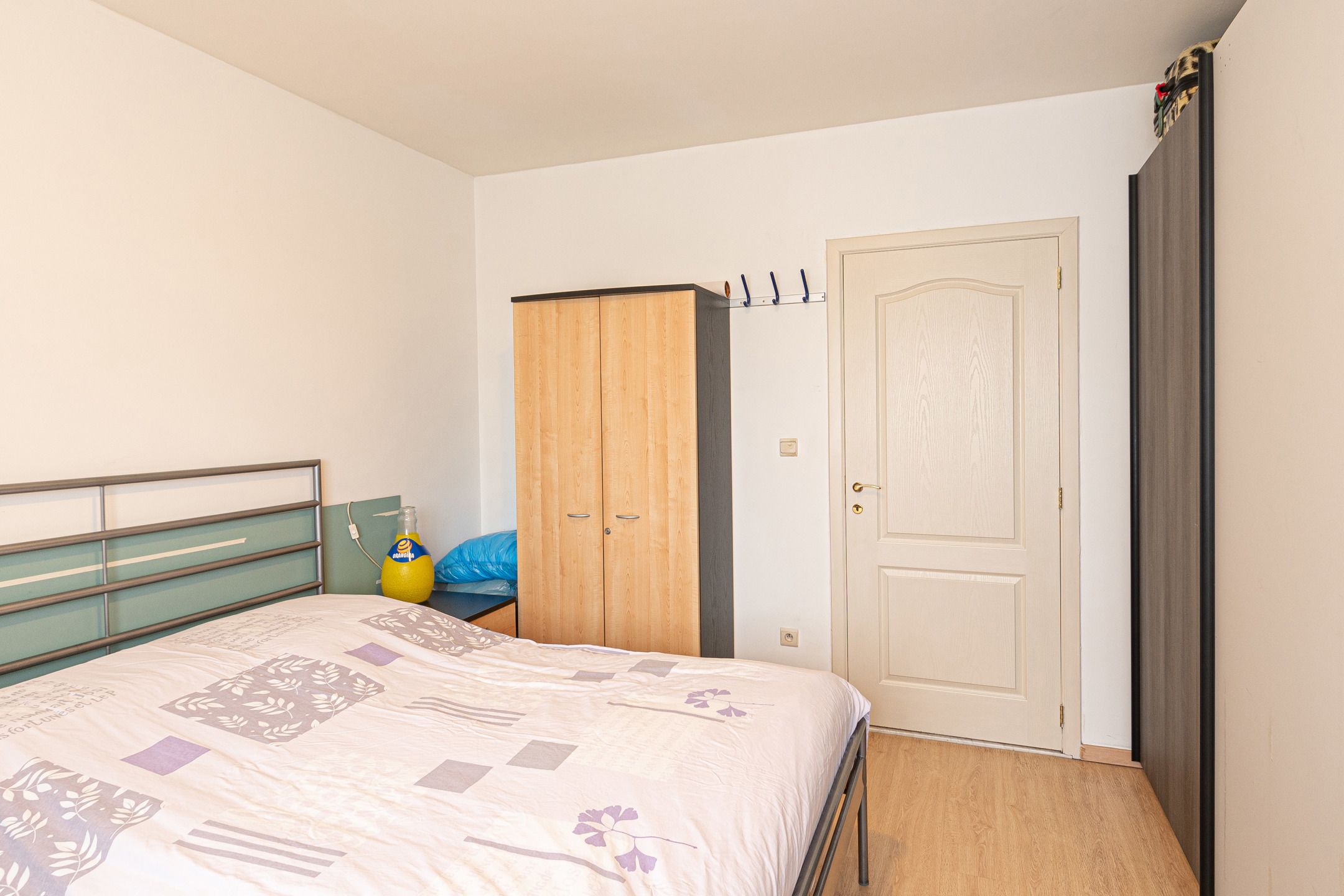 Instapklaar 1-slaapkamerappartement met garage foto 12