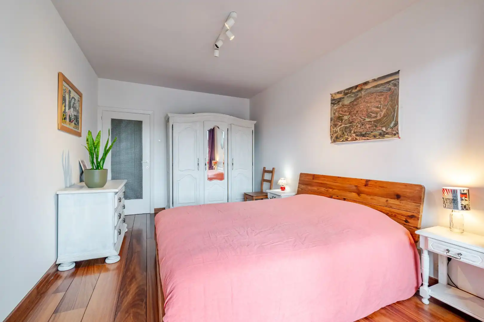 Lichtrijk appartement met twee terrassen foto 14