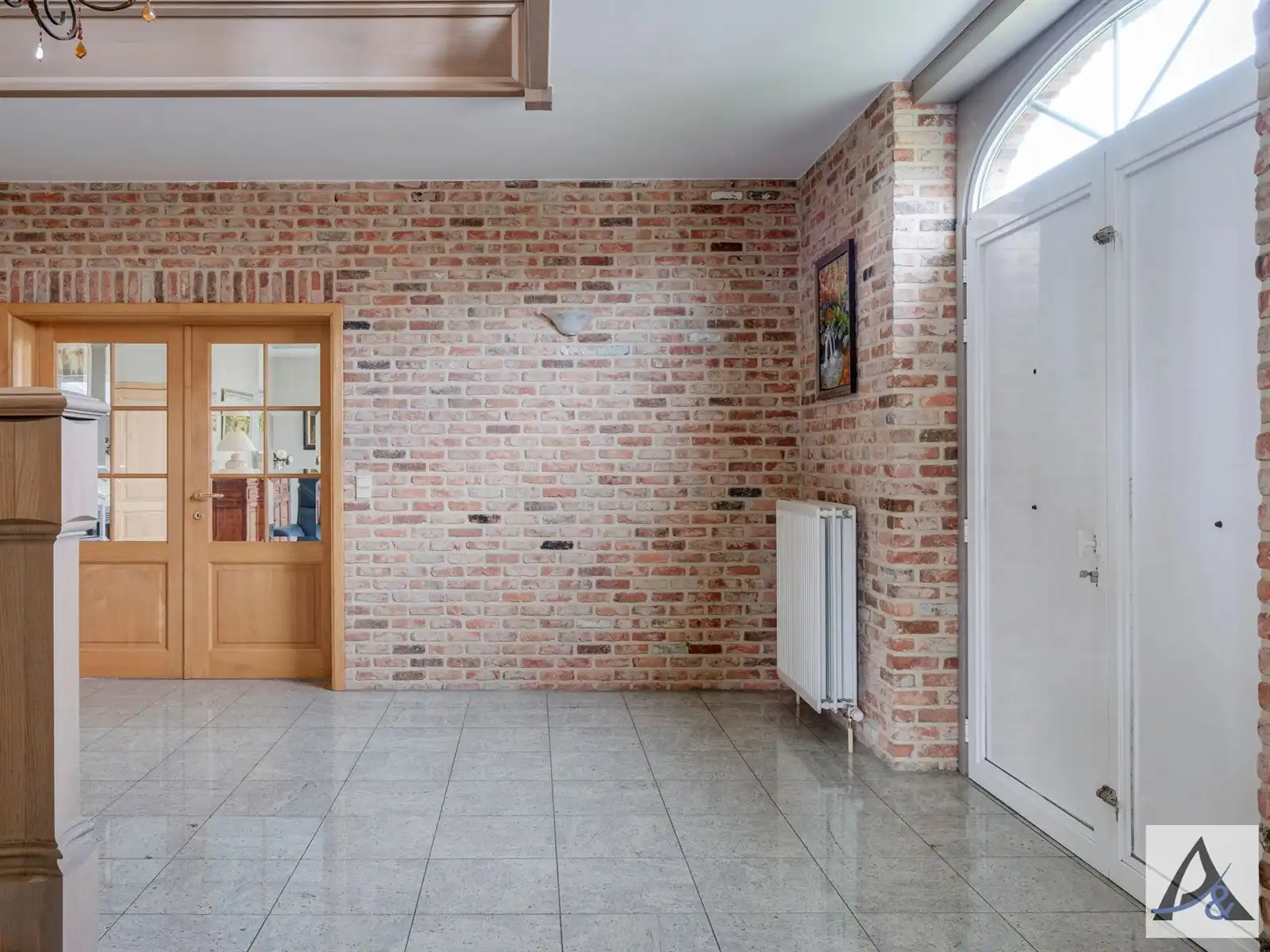 Exclusieve villa met ruime loods in hartje Munsterbilzen foto 23