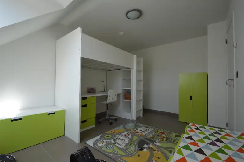 Prachtig afgewerkte woning met aangelegde tuin & garage foto 14