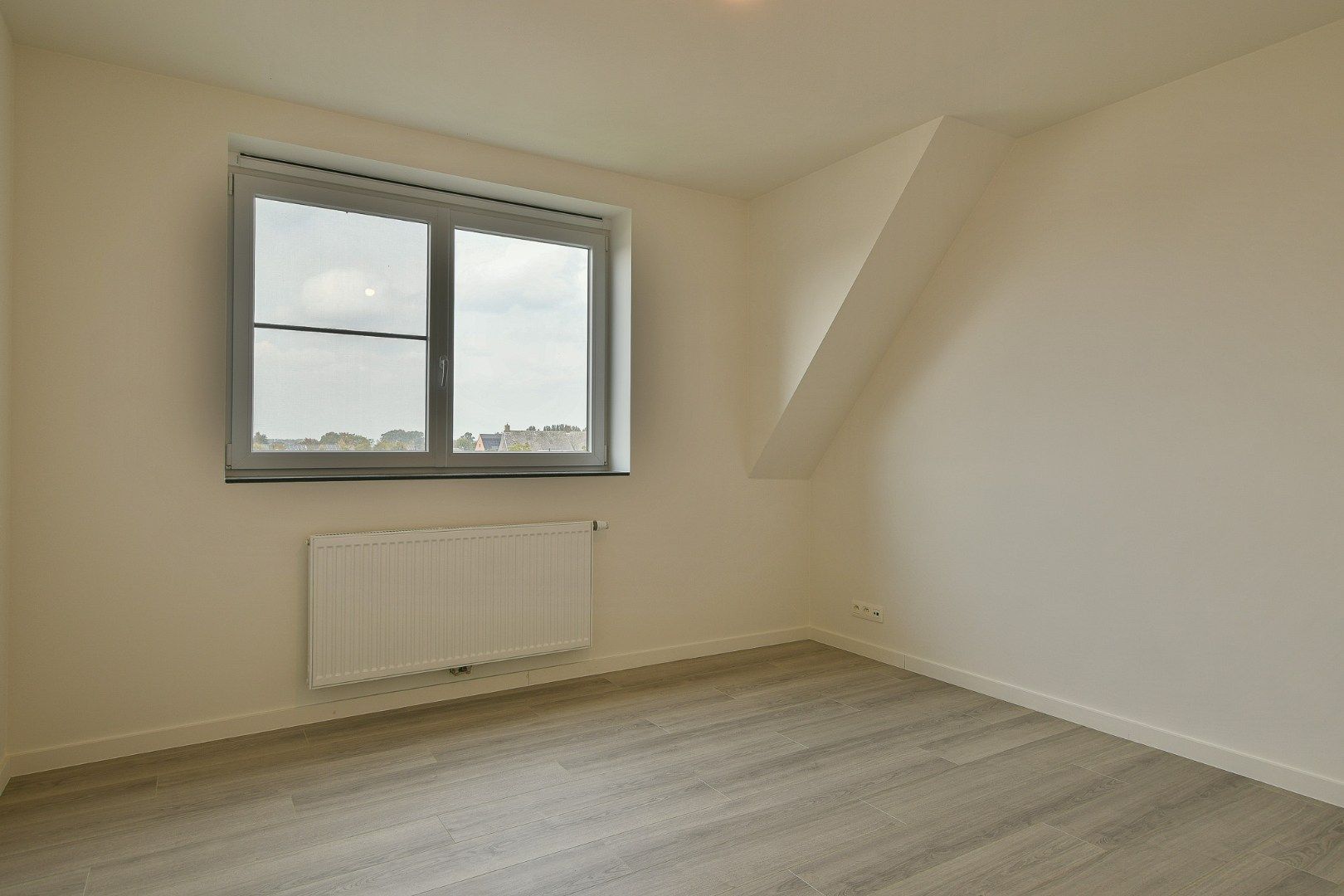 Ruim instapklaar nieuwbouwappartement (167 m²) met 3 slaapkamers en groot terras in centrum Eernegem foto 14