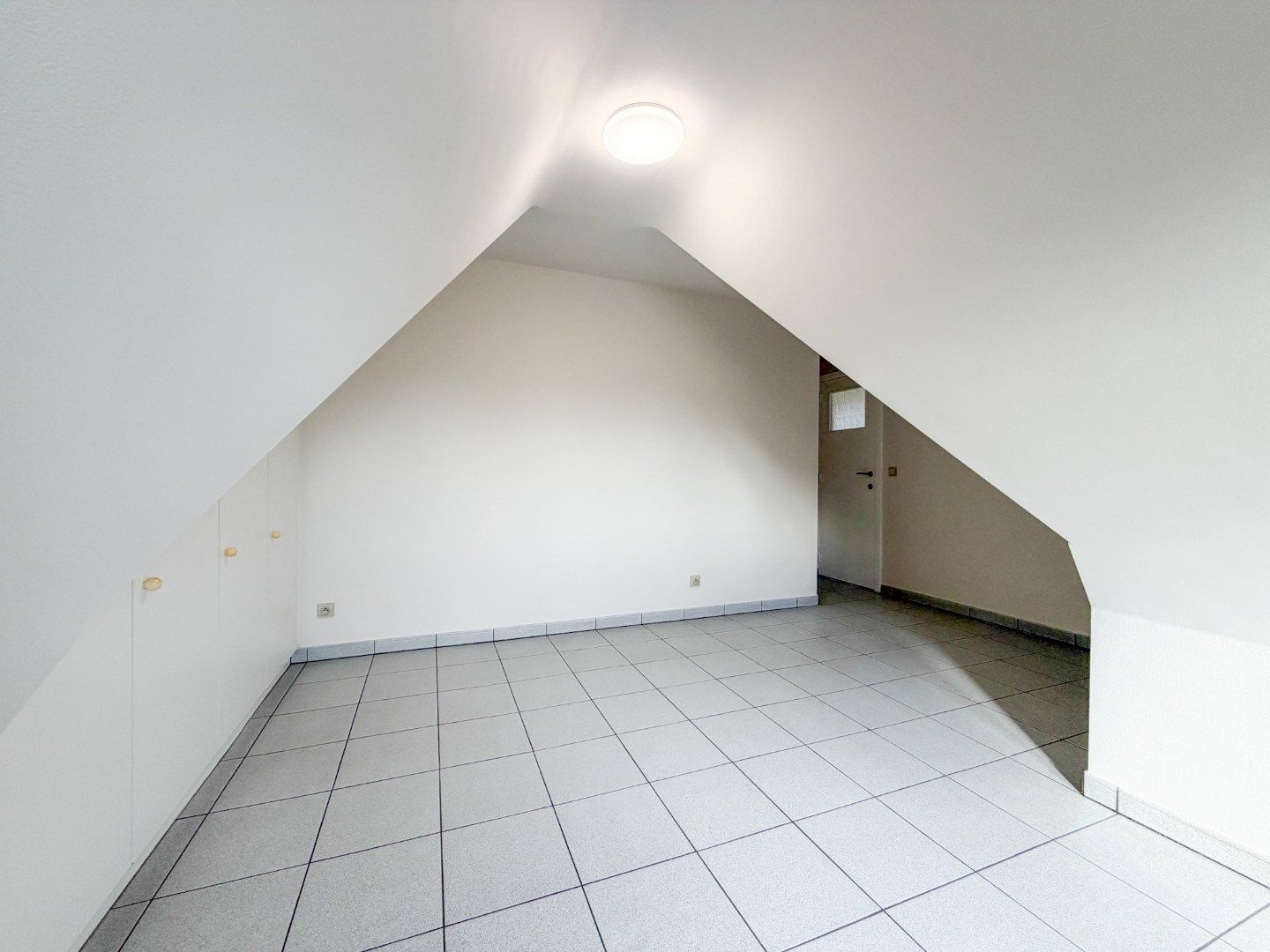 Ruim instapklaar 2-slpk appartement (96 m²), centrum Torhout. foto 10