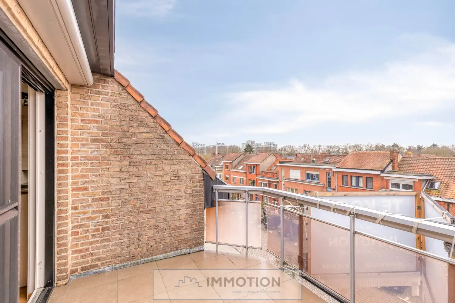 Ruim duplexappartement met dubbele garage in Kortrijk foto 13