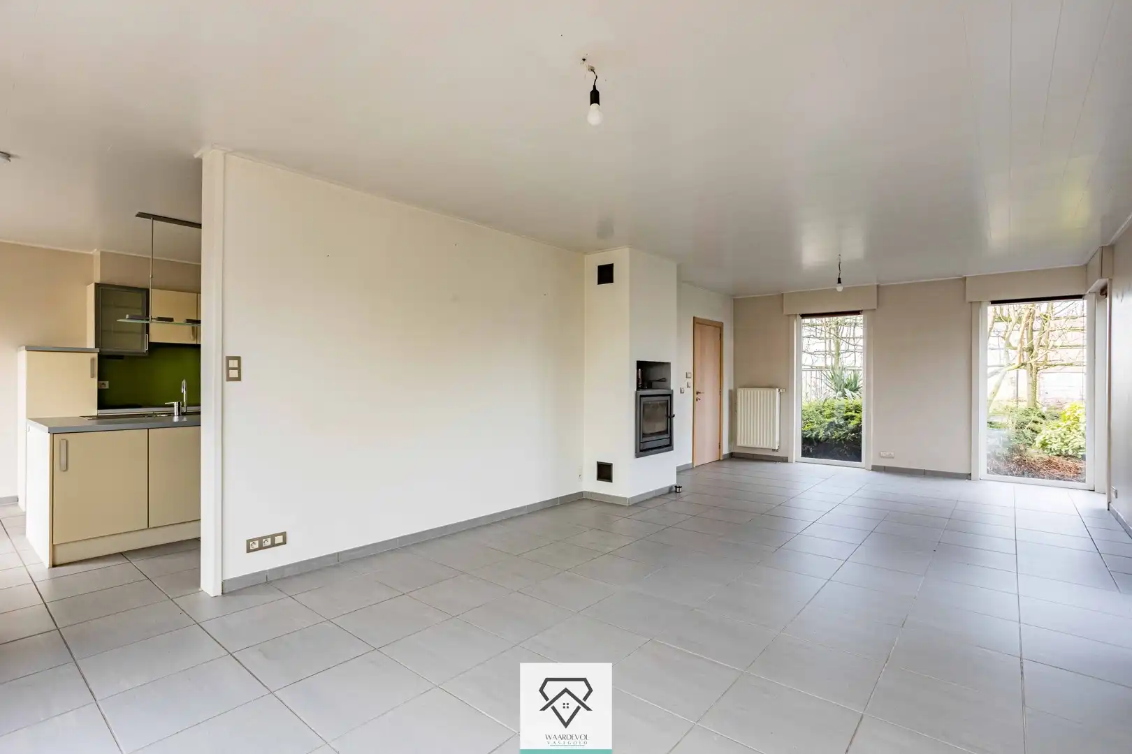 Moderne instapklare villa te koop met zonnige tuin foto 6