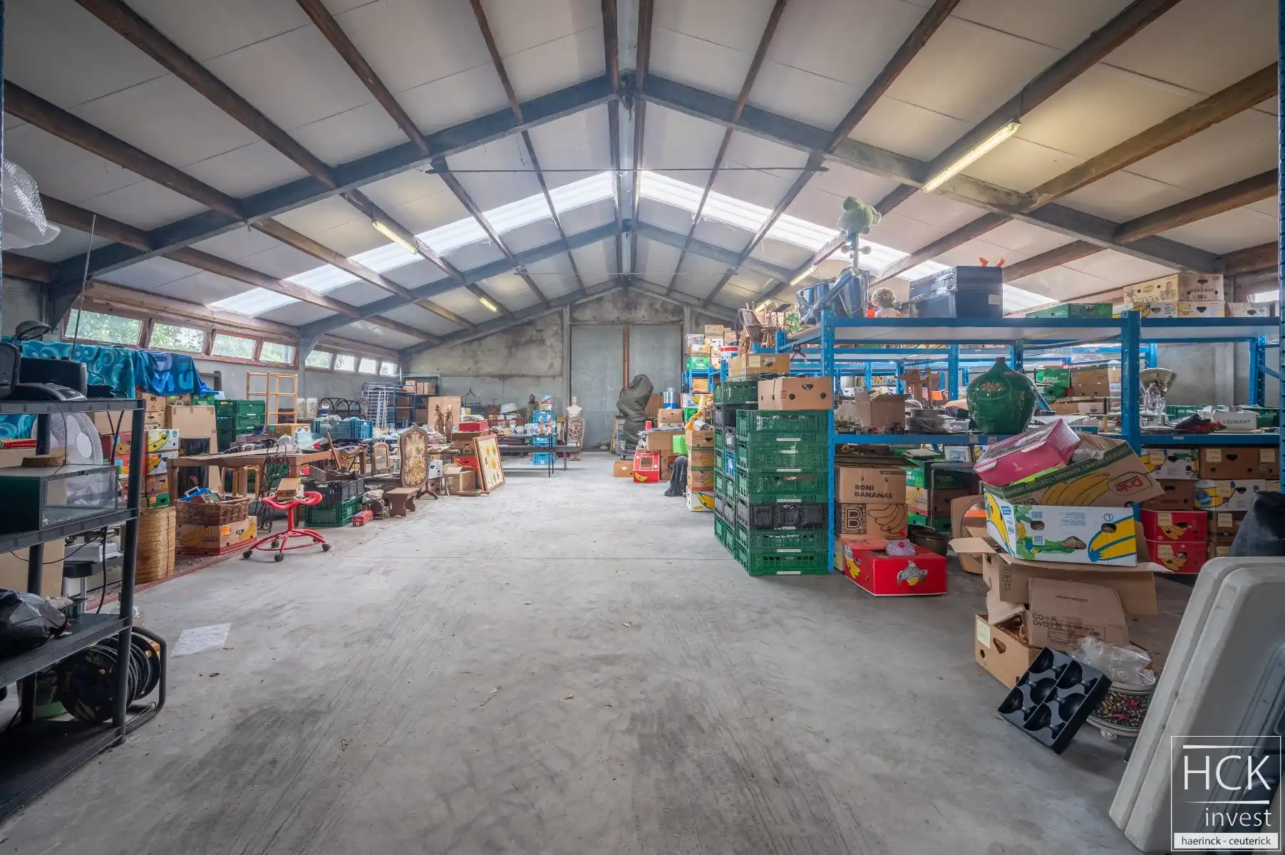 NAZARETH - Zeer nette loods/opslagplaats van 175m² centraal tussen E17 en N60 foto {{pictureIndex}}