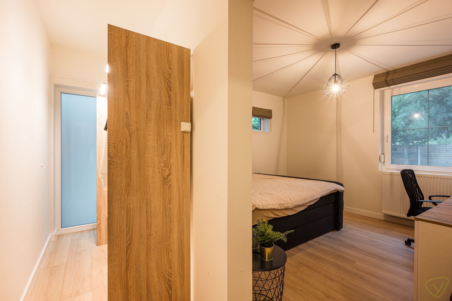 Prachtige open bebouwing met vijf slaapkamers op toplocatie foto 14