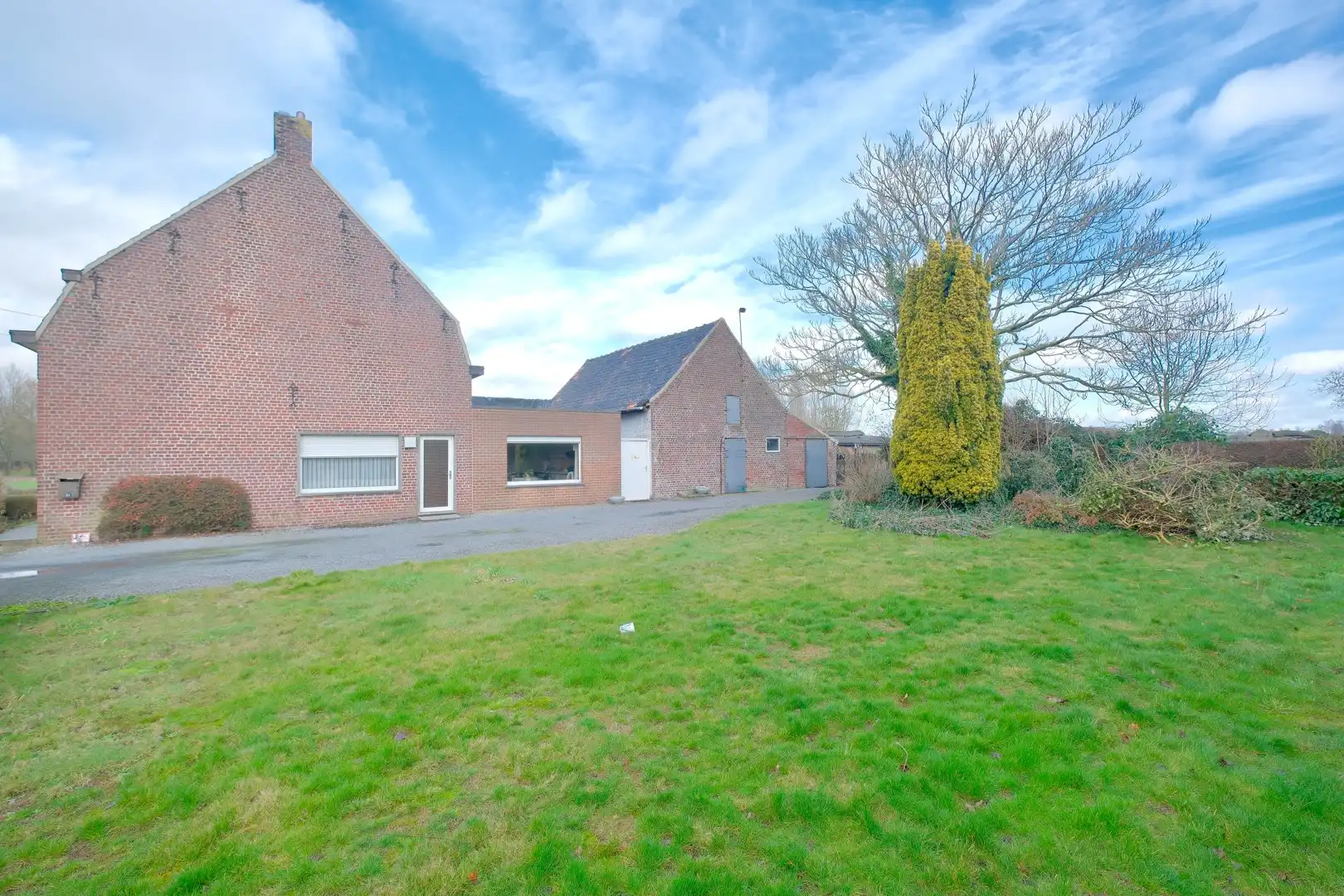 Lichtervelde - Rustig gelegen hoeve op perceel van 21.078 m²! foto 11