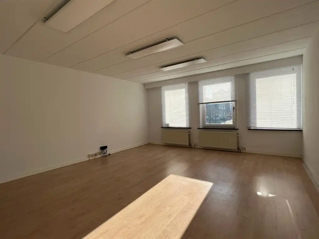 BUSINESS CENTER DERBYSTRAAT 51 foto 4