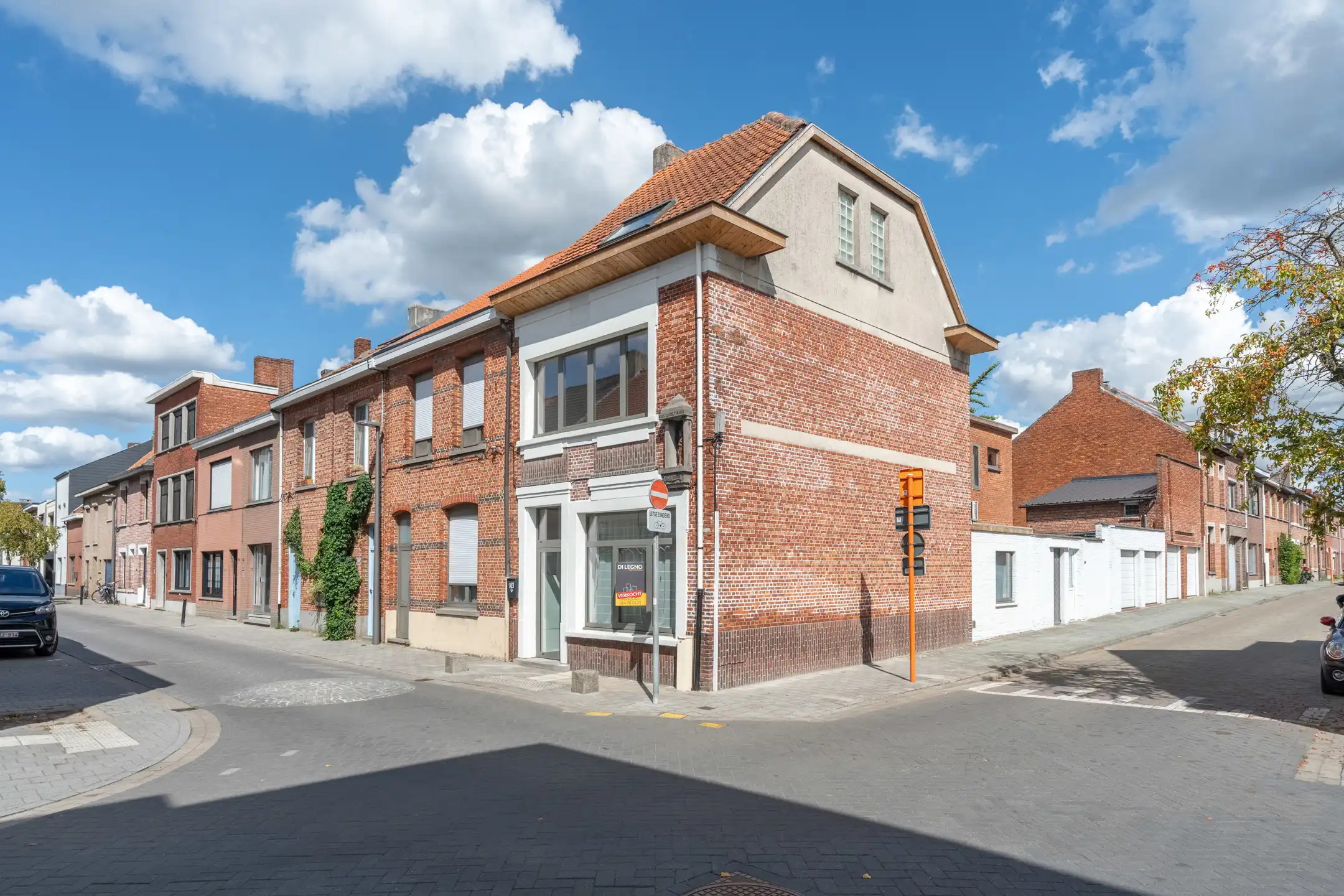 Afgesloten garagebox op gunstige ligging te koop foto 3
