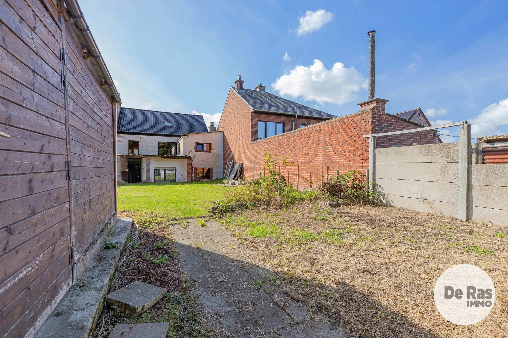 HAALTERT - Verder te renoveren woning met 4 kamers en tuin foto 18