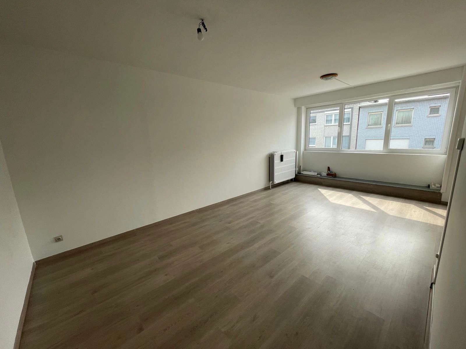 Centraal gelegen 2-slaapkamer appartement foto {{pictureIndex}}