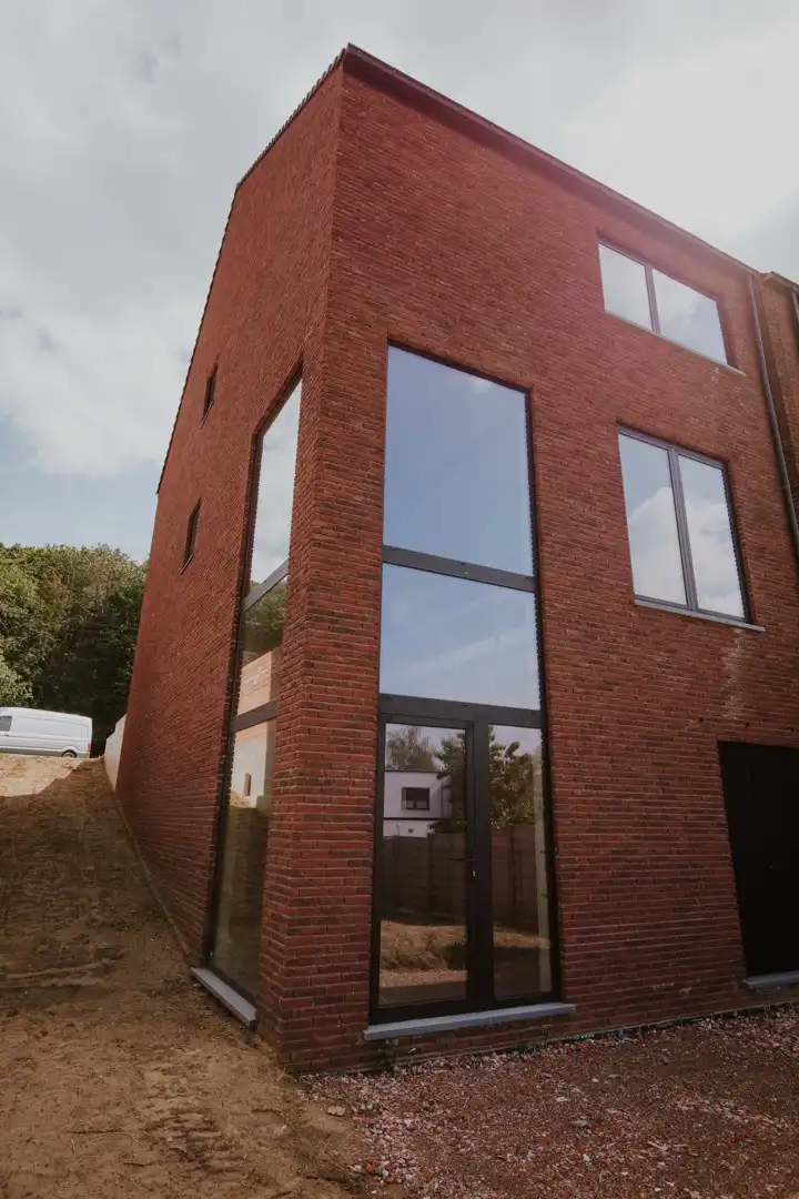 Lichtrijke nieuwbouwwoning met loftgevoel foto 3