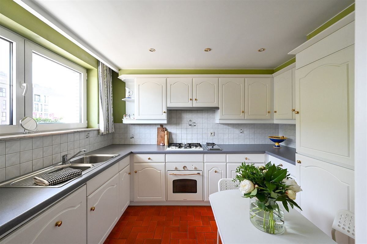 Zeer ruim hoekappartement met 3 slpk en garagebox foto 5