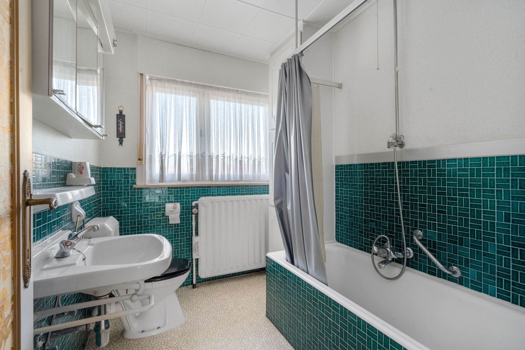 TE KOOP - ruime halfopen bebouwing met 4 slaapkamers foto 12