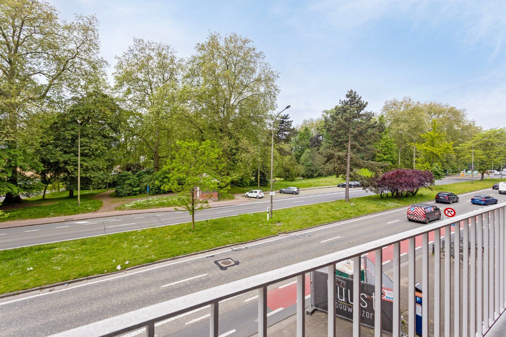 Ruim appartement met drie slaapkamers, garagebox en terrassen in Gent foto 8