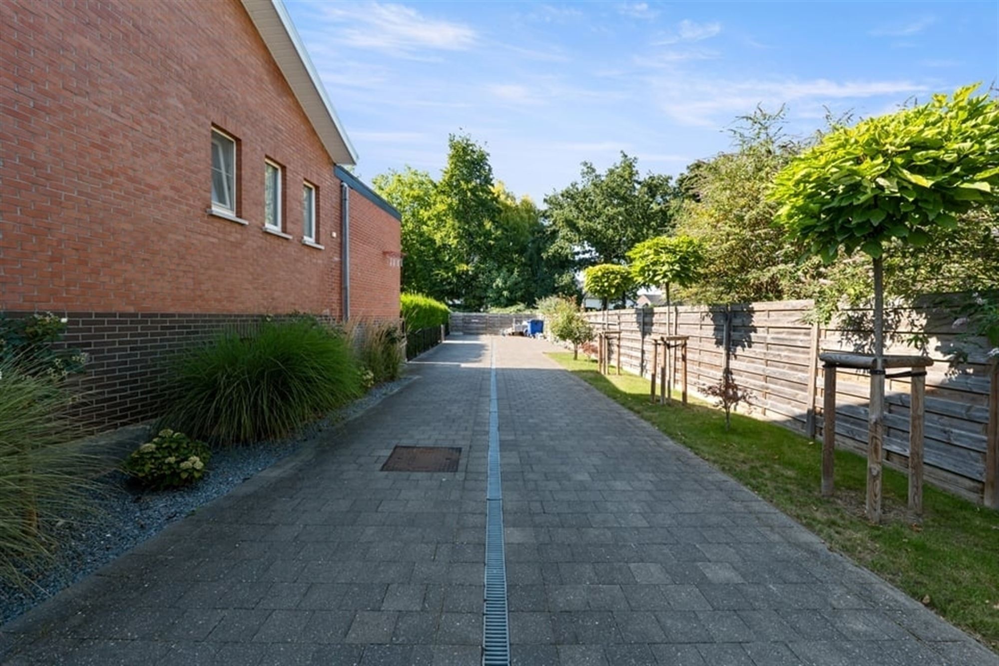 PRACHTIGE GEZINSWONING MET ZWEMBAD EN POOLHOUSE IN SINT-TRUIDEN  foto 38