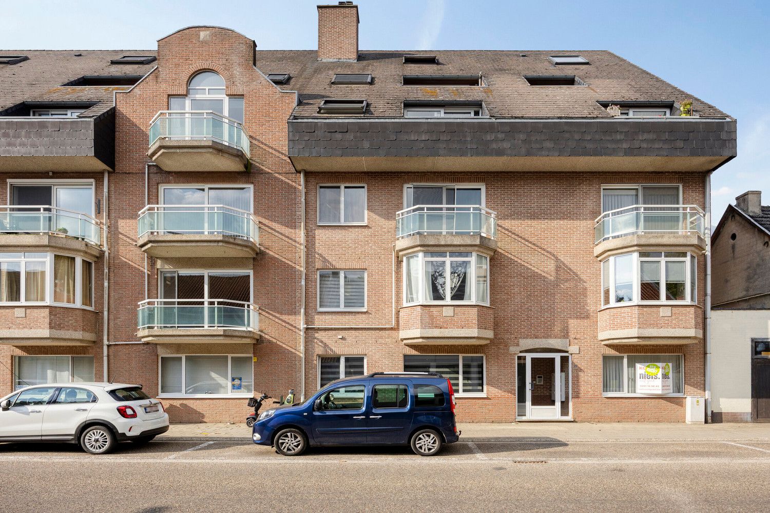 RUIM EN LICHT APPARTEMENT MET 3 SLPKS, TERRASSEN EN GARAGE IN HET HARTJE VAN LUMMEN! foto 29