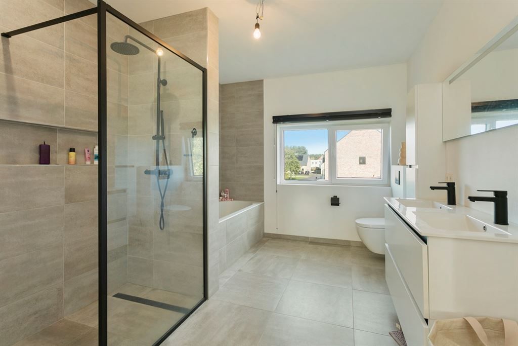 Moderne en kwalitatieve nieuwbouwwoning in centrum Wolfsdonk foto 17