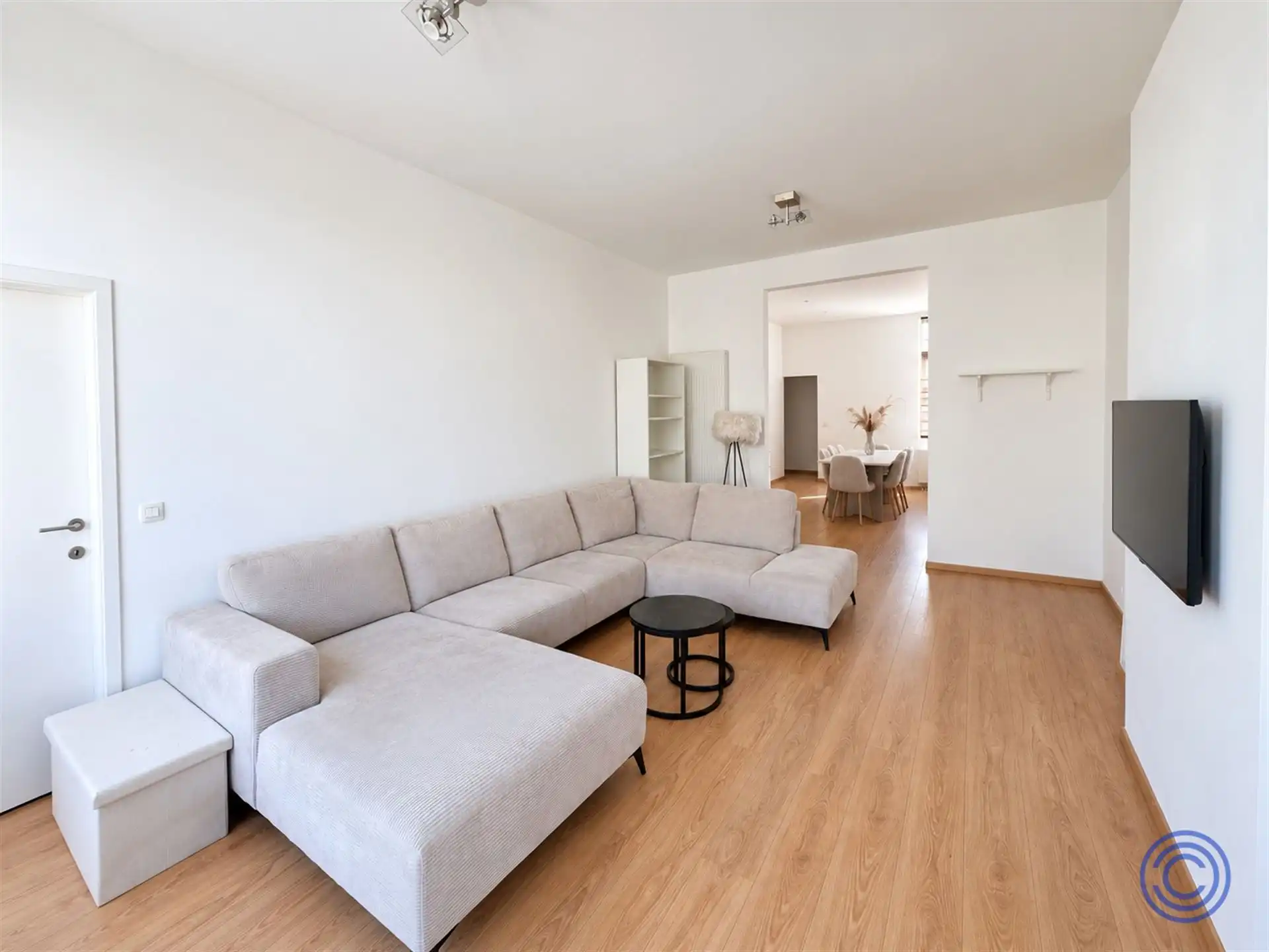 Appartement ca. 95m² met 2 slaapkamers! foto 2