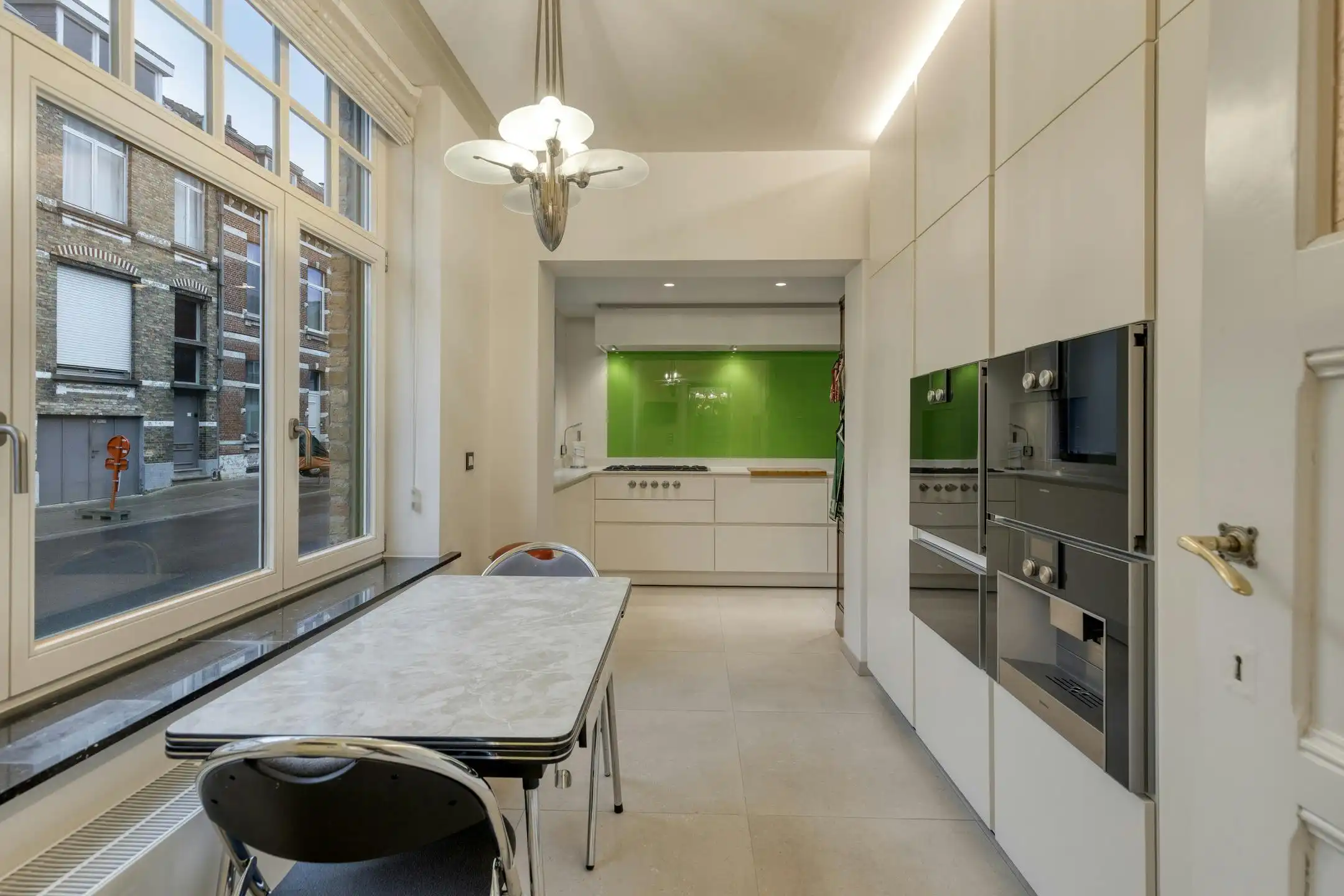 Klassevol huis met 5 slaapkamers, 3 badkamers, garage en ruime tuin te Sint-Kruis (Brugge) foto 12