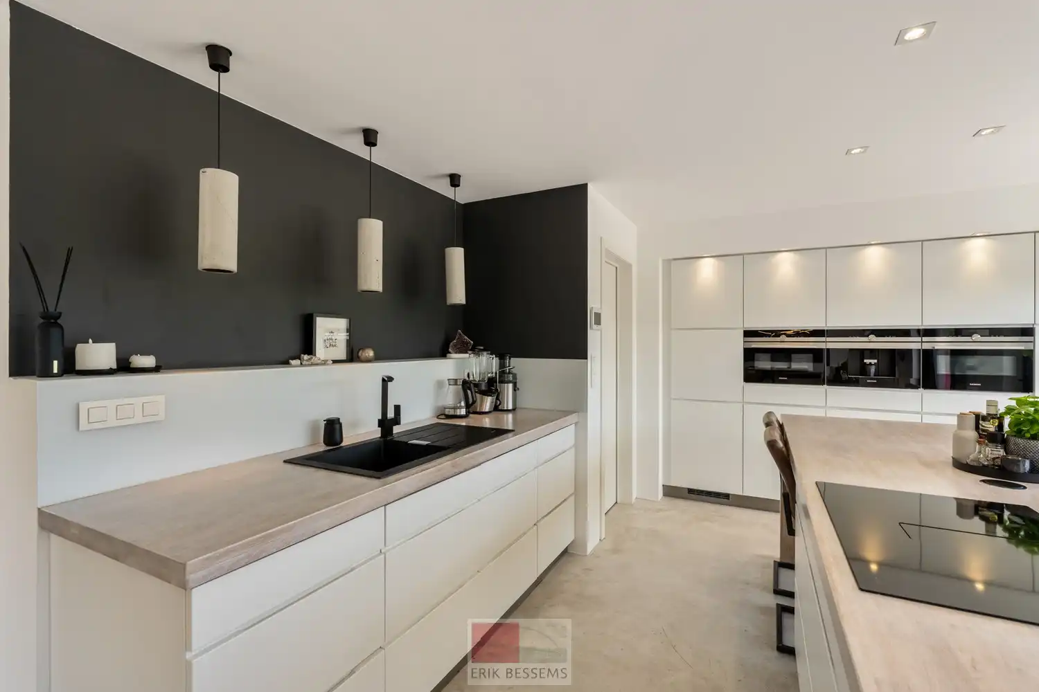 Op een royaal perceel van circa 910 m² ligt deze moderne en energiezuinige woning van circa 177 m² bewoonbare oppervlakte, met een weids panorama over het Limburgse Heuvelland. foto 15