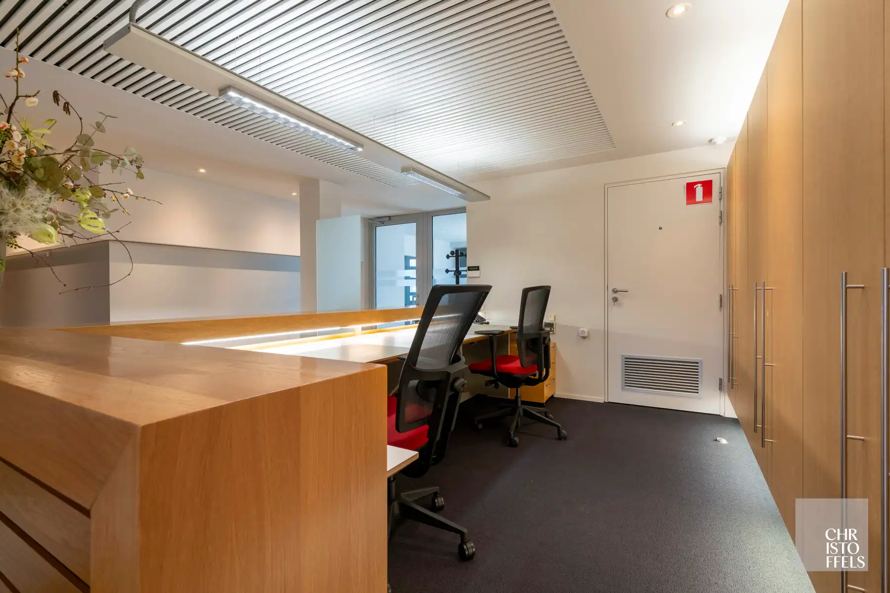 Kantoorruimte (209m²) op toplocatie in Lanaken!  foto 5