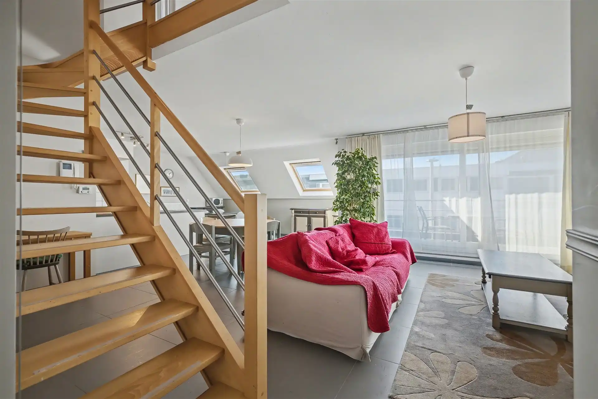 Ruim duplex appartement met 3 slaapkamers & 2 badkamers (128m²) foto 11