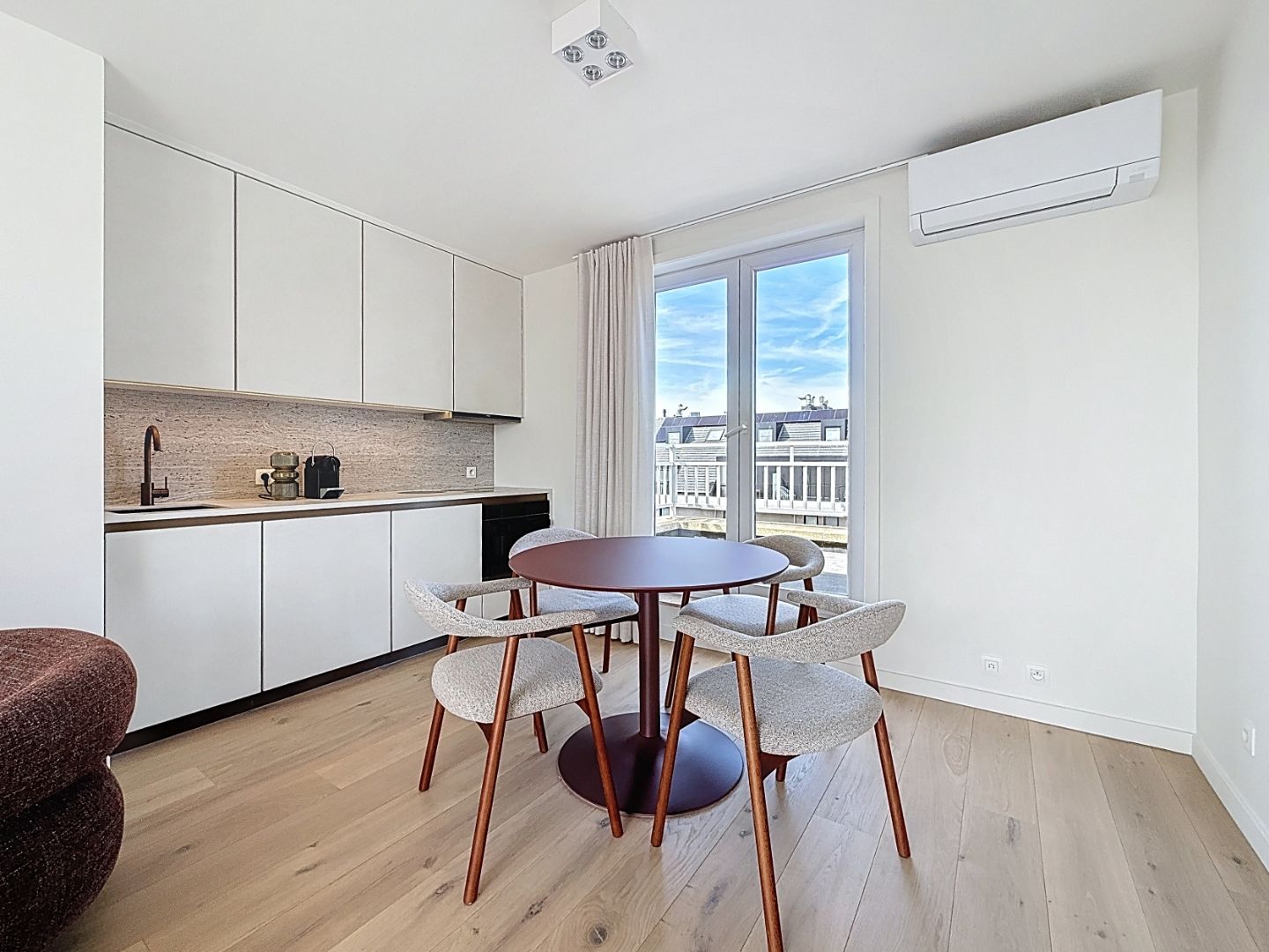 Luxueus gerenoveerde penthouse met twee ruime terrassen te Nieuwpoort foto 3