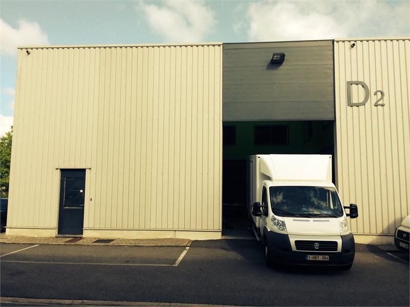 Magazijn (232m²) met appartement te huur in Winkelomheide (Geel) foto {{pictureIndex}}